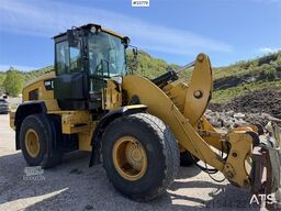 CAT 930 M wheel loader with bucket