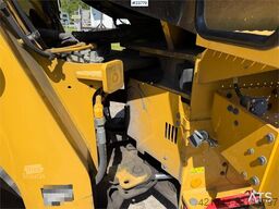 CAT 930 M wheel loader with bucket