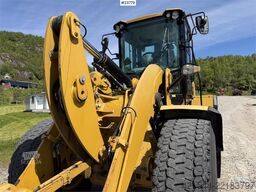 CAT 930 M wheel loader with bucket