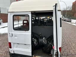 MERCEDES-BENZ 100 D / 9 Sitzer / Diesel