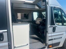 ADRIA Twin 640 SLB-Einzelbetten-Top-Ausstattung-AHK