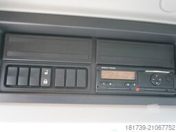 Renault D12 / New galvanized tow truck superstru