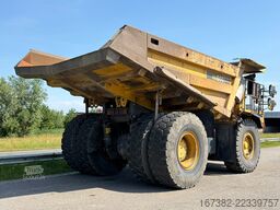 Komatsu HD605-7