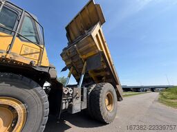Komatsu HD605-7