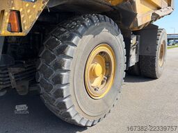 Komatsu HD605-7