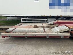 Broshuis Machine Semi-Trailer – with hydraulic loading ramp