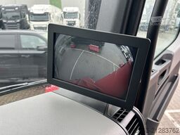 Mercedes-Benz Antos 2124 / 18 Ton / 150 dkm / Box / Loadlift ...