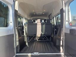 Fiat Ducato L2H2 verglast Kombi 9-Sitzer