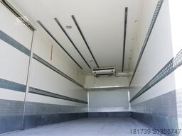 Mercedes-Benz Actros 2542 / GIGA cabin / Thermoking