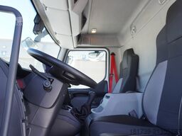 Renault D210 12T / Bitemperature Refrigerator