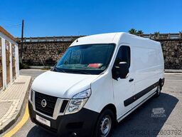 Nissan NV 400