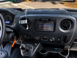 Nissan NV 400