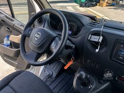 Nissan NV 400