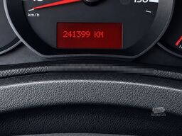 Nissan NV 400