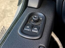 Nissan NV 400