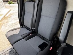Nissan NV 400