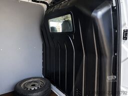 Nissan NV 400