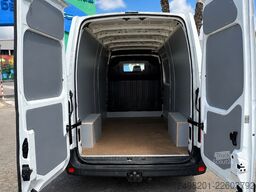 Nissan NV 400