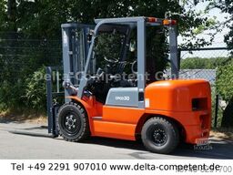  3000 kg CPCD30 Seitenschieber Zinkenverstellung