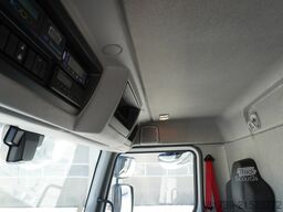 Renault D210 12T / Bitemperature Refrigerator