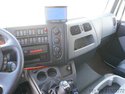 Renault D210 12T / Bitemperature Refrigerator