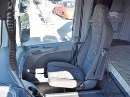 MERCEDES-BENZ ACTROS 1844 * Sattelzugmaschine *HIAB 330-5/FUNK