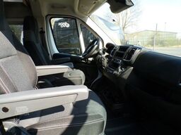 ROADCAR R 640 Citroen 140 PS Schlafdach, Assistenzpaket