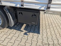 Fliegl 3-Achs Jumbo Gardinen Sattelauflieger