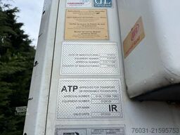SCHMITZ CARGOBULL 3 Axle Frigo Thermo king SLXe Spectrum H2.65m