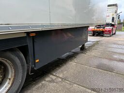 SCHMITZ CARGOBULL 3 Axle Frigo Thermo king SLXe300 H2.65m