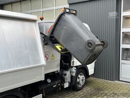 FUSO Canter 3S13 3.0 Automaat Veegvuilkipper zijlade...