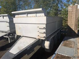 Istrail Triple-Axle Trailer