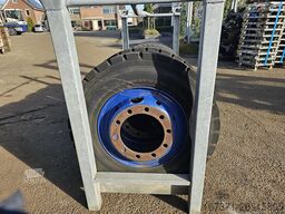 LINGLONG TRAILER TIRE.