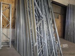 Räderregale für bis zu 20 Räder pro Einheit