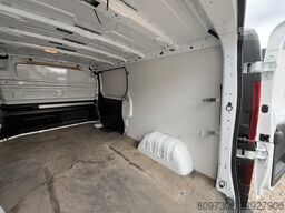 Opel Vivaro L2H1 KAMERA   NAVI   KLIMA   TÜV NEU   4x VORHAN