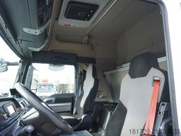 MAN TGS 35.420 8x2 / Chassis 6.4 m / ADR AT