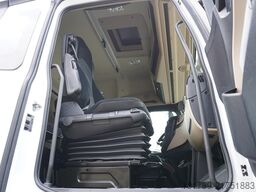 Mercedes-Benz Actros 2540 6x2/ 10 tho. km!!! / 5 seats