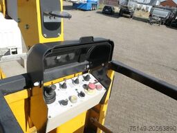 Nissan 32.12 4x2, 11m Arbeitshöhe, Klima,3. Sitz