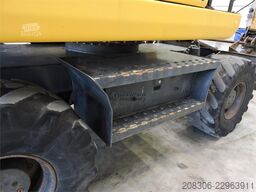 KOMATSU PW140