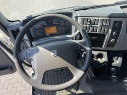 Volvo FL240 Closed Box / Loading Lift / 157.000 KM