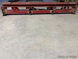 sonstige Ausgleichsbock für gekröpften Tieflader