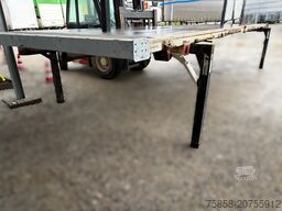 Krone Plattform 7,82m mit Steckrungen mittig