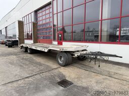Müller Mitteltal T3  3 Achs Tiefladeranhänger