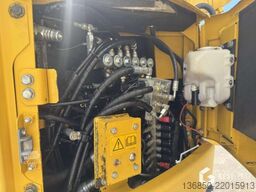 Komatsu PC228USLC-8