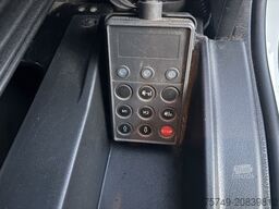 iveco Euro Cargo 180E32 4x2 Abrollkipper Teleskoparm