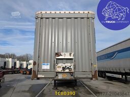 Krone curtainsider hardwood floor