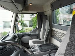 DAF LF 55.220 Skip loader GUIMA PALFINGER