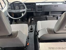 VOLKSWAGEN LT-28 Westfalia