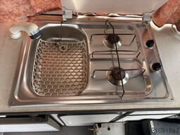 VOLKSWAGEN LT-28 Westfalia