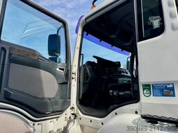 MAN TGA 35.480 8X4 Abroller mit Container